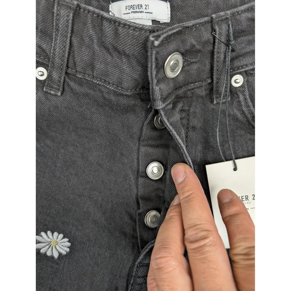 Forever 21 Shorts Womens 28 Black Denim Daisy Embroidered Button Fly Cutoff‎